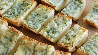 Easy Cheesy Garlic Bread Recipe