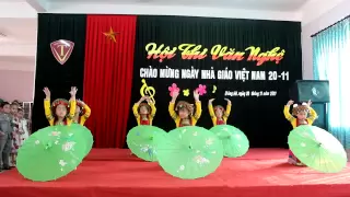 Mua di hoc cua lop 1b ngay 20 11 2011 Trung Vuong Quang tri