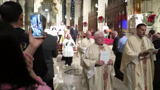 St. Patrick's Cathedral New York - "Hark! The Herald Angels Sing" - Christmas Mass, Dec. 25, 2015