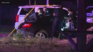 Police chase ends in crash in Baytown