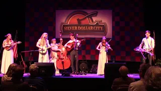 THE PETERSENS  @ Silver Dollar City "With The Spirit Of The Lord Inside"