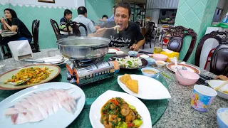 Epic Pomfret Hot Pot!! ULTIMATE THAI CHINESE FOOD! | Best Food in Hat Yai (หาดใหญ่)!