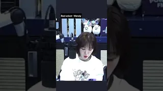 Idols singing/ reacting to New jeans ditto (pre release) red velvet, stayc, theboyz etc