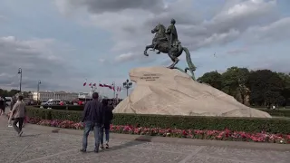 Короткая прогулка по  Питеру с песней Отзвенели бубенцы гнедых...