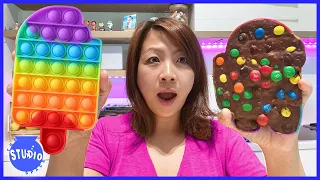 Pop It Chocolate Mold Challenge!! DIY TikTok Challenge was a SUCCESS!!