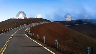 Driving to the top of Mauna Kea Volcano in Hawaii