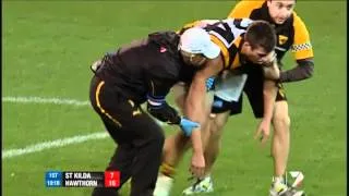 Stratton and Armitage clash heads - AFL