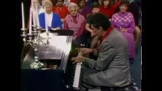 Liberace on Oprah Winfrey Show (Interview with Performance)