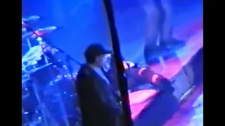 Земфира - Земфира ,представление коллектива (Санкт Петербург, ДС «Юбилейный» 05.12.1999)