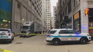 2 shot in Loop alleyway near Chicago Theatre