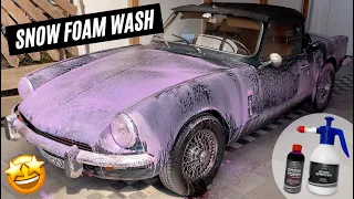 Quick Snow Foam Oldtimer Car Wash Triumph Spitfire MK3 Exterior Car Detailing Pink Snow Foam ASMR