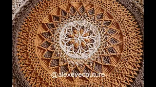 Crochet rug "Rose of Notre-Dame" in detail