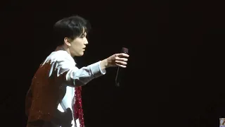 Dimash Qudaibergen - Singing / vocalizing with Dears #1 - Dubai solo concert 03/25/2022 [4K Fancam]