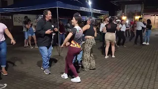 Merengue. Asi lo bailan