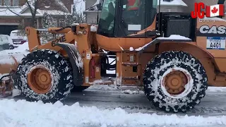 Snow removal in Toronto - Winters in Canada 🇨🇦#JIYOOOCANADA#Indianyoutuber