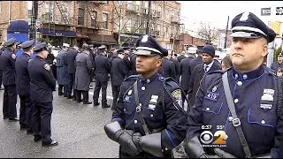 Cops Turn Backs As De Blasio Delivers Eulogy For Slain Officer