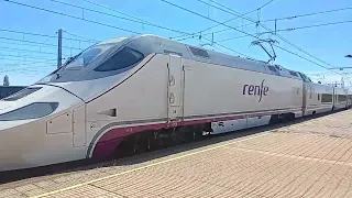 Renfe S-130 saliendo de Astorga (León) destino Barcelona sants