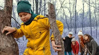 ЗАБЛУДИЛИСЬ в ЛЕСУ! Загадочный МАЛЬЧИК!!!