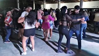 O BAILE ESTAVA ANIMADO E SALÃO FOI ENCHENDO - DANÇANDO FORRÓ NO BAILÃO DO CRISTIAN E ANDERSON (XOTE)