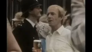 1984 Fosters Lager Buckingham Palace Advert