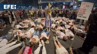 Manifestantes piden acuerdo para liberar a los rehenes y la dimisión de Netanyahu