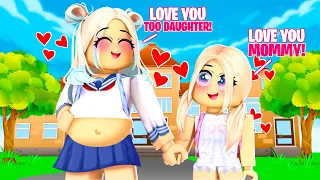 MY LIFE AS A TEEN MOM IN ROBLOX!