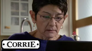 Geoff Catches Yasmeen Reading His Emails From Escorts | Coronation Street