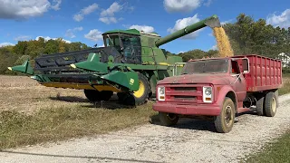 It's Harvest Time! Part 1: John Deere 7720 Combine Harvesting Soybeans