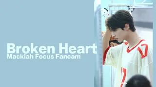 240518 앰퍼샌드원 뮤직아트 부산 공개 팬싸 Broken Heart (마카야 Focus Fancam)