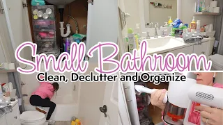 SMALL Bathroom Declutter and Organize With Me 2023 | Cleaning Decluttering and Organizing | Redkey
