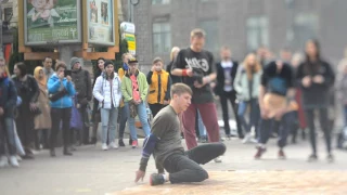 Копия видео "Крещатик. Танцы на Крещатике. Street dance in Kiev. 2017 весна 1"