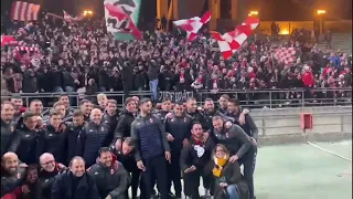 Bari in serie B, la festa allo stadio San Nicola al rientro dei giocatori