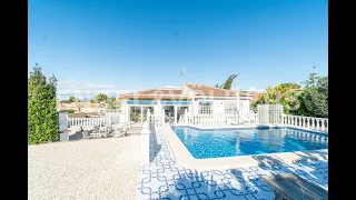 Sunny Villa for Sale Los Balcones, Torrevieja - Swimming Pool