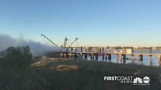 Smoke pours out of shrimp boat in Mayport after catching on fire