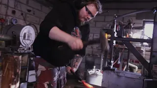 puukon taonta knife forging.