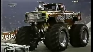 80's Monsters and Mud Boggers - Duraliner Giant vs Heartbeat of America