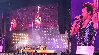 Music For A Sushi Restaurant full song - hysteria as Harry Styles appears on stage! Wembley 19/6/22