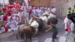 Забеги с быками  Второй Bull Run 8 июля Сан-Фермин 2016