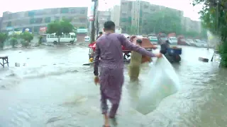 Walking in Heavy Rain on #karachi  Streets