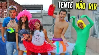 TENTE NÃO RIR! - (ÉPICO) - QUEM PERDER CAI NA PISCINA!