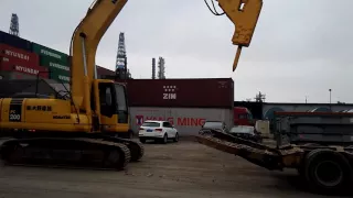 Loading KOMATSU PC200-7 Excavator to Shanghai port