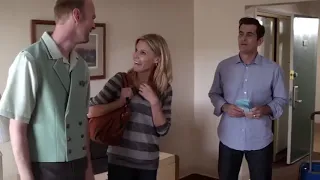 Intentando prender el amor de su esposo - Modern Family