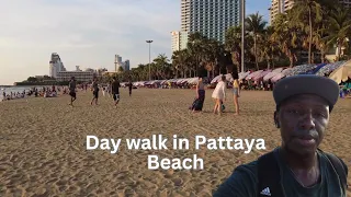 Day beach walk in pattaya - only great vibes in here!!