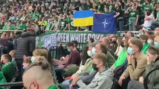 Lithuanian basketball fans response to Serbian team, who refused to honor Ukrainian flag