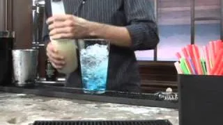How to Make the Big Blue Sky Mixed Drink