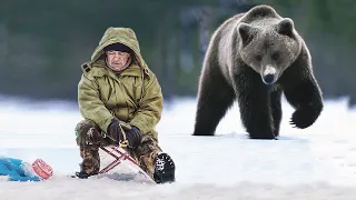 Мужчина не заметил, как к нему подошел медведь шатун, если бы не его улов спастись бы не удалось