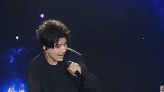 Dimash Qudaibergen - Ascolta la Voce (Know vocalise) - ARNAU Prague 04/16/2022 [4K Fancam] OMG!