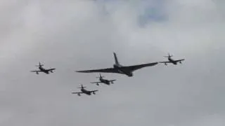 RAF Leuchars airshow Vulcan XH558 and Team Viper Hunter formation flypast