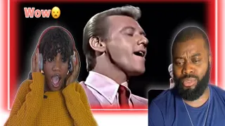 Vocal coach First time reaction to righteous brother-unchained melody.