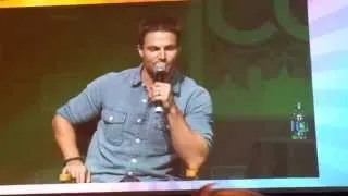 Stephen Amell & Arrow's opening monologue